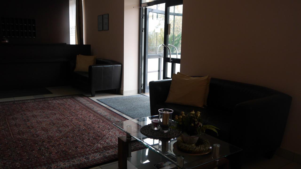 Julian Hotel 2*